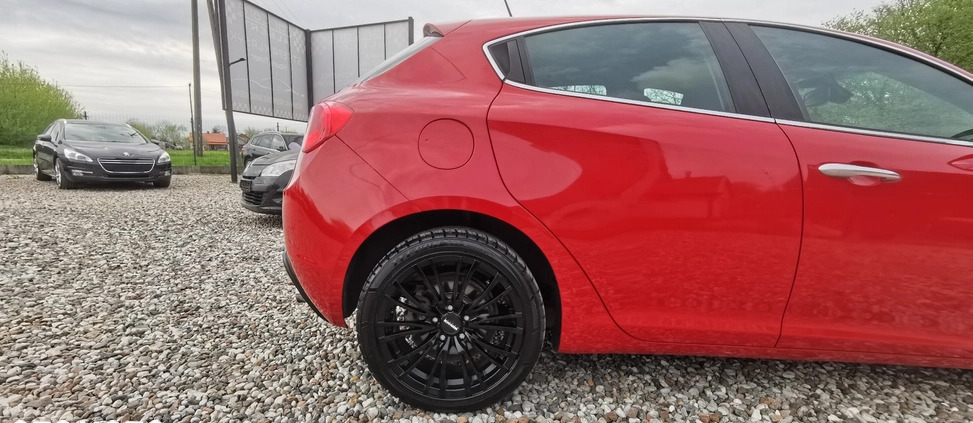 Alfa Romeo Giulietta cena 26900 przebieg: 221030, rok produkcji 2011 z Wołów małe 781